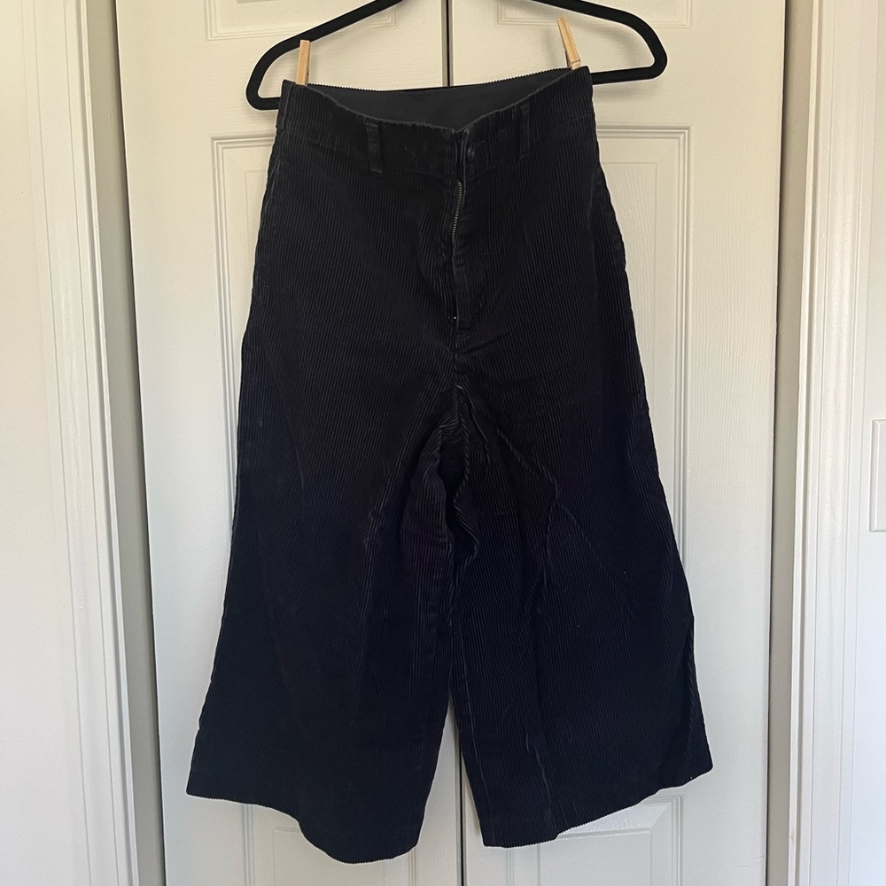 Uniqlo Size 4 Women’s Navy Corduroy Wide Leg Cropped Pants